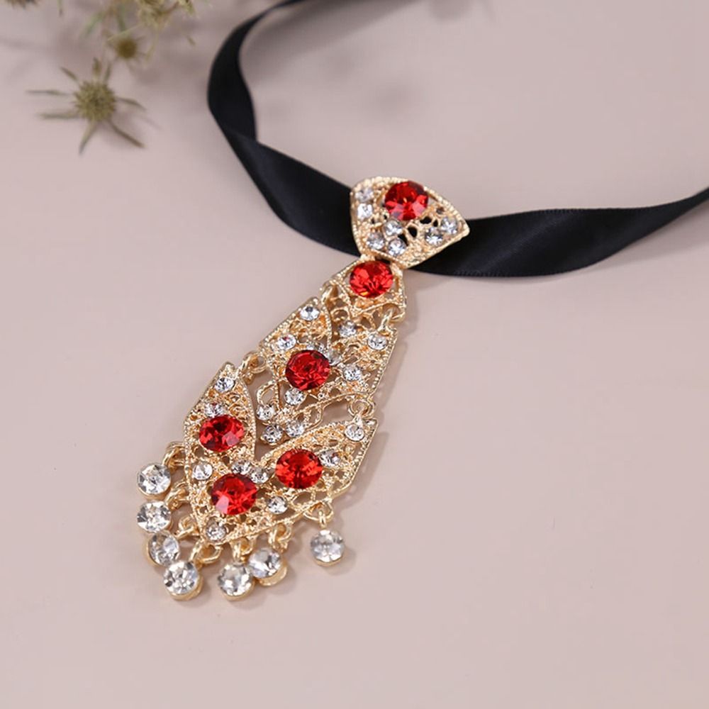Women Accessories In English - Accessori per abiti Cravatta in cristallo