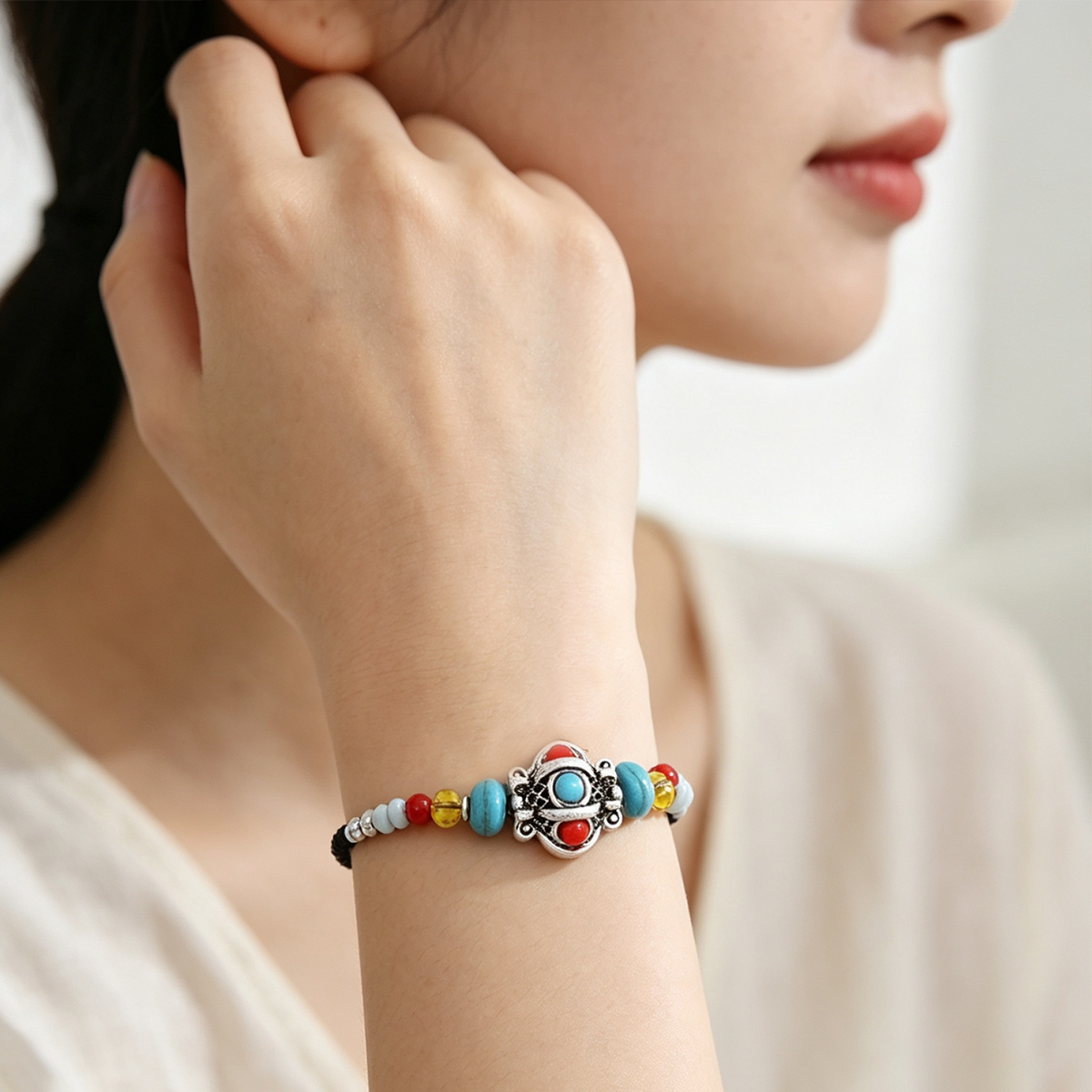 Bracciale Etnico Fatto a Mano  - Women Accessories Nepal recensione e prezzo